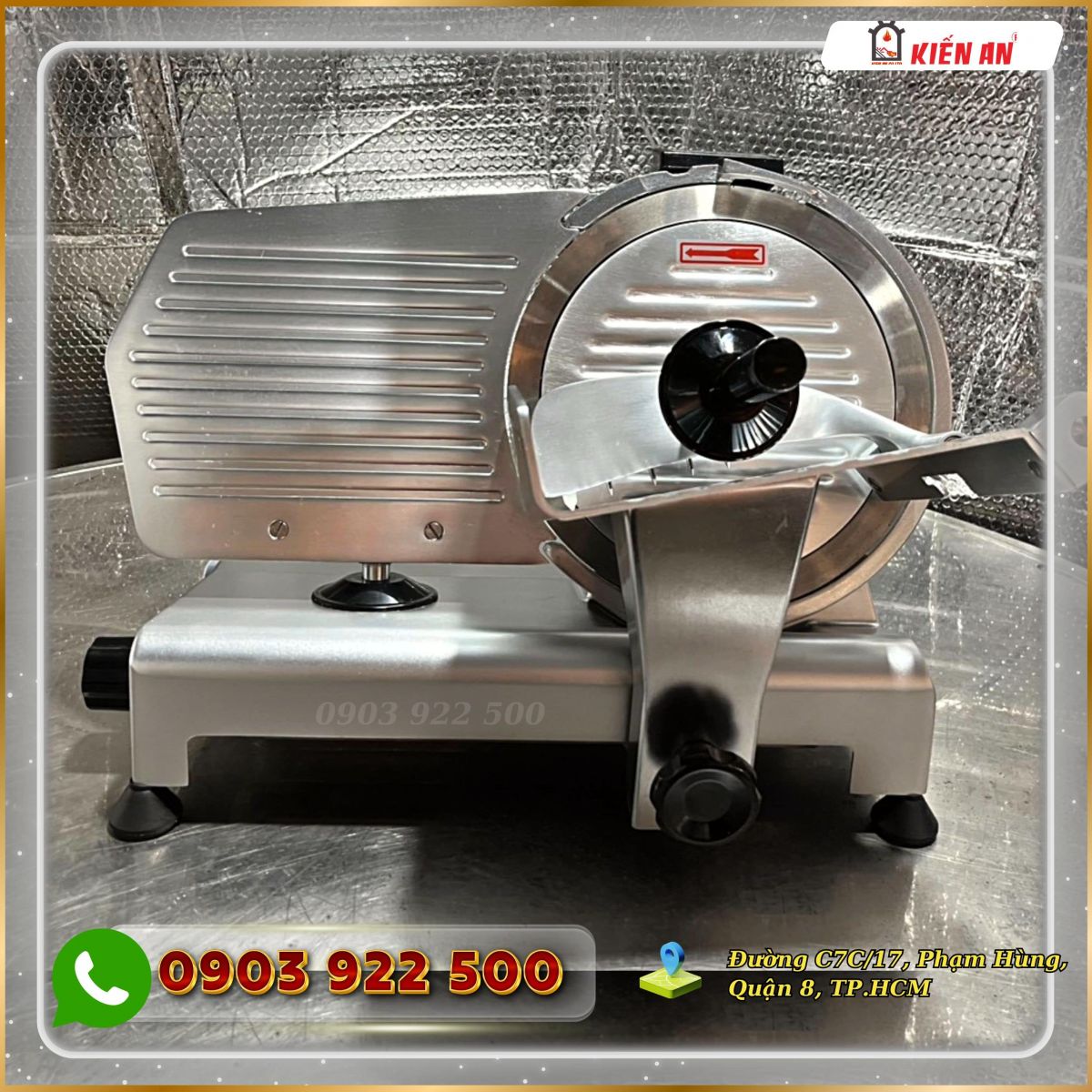 Máy thái thịt ES-250, là dòng máy hiện đại có thể thái thịt chín, giò chả, thịt đông lạnh với năng suất 20kg/ngày được các quán ăn vừa và nhỏ lựa chọn. Bài viết dưới đây sẽ giới thiệu chi tiết đến bạn chiếc MÁY THÁI THỊT ES 250.